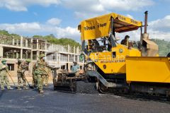 Cận cảnh thi công tuyến đường trong khu đô thị picenza.