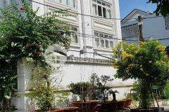 Bán tòa nhà 3 mặt tiền ngay gigamall thủ đức, dt 264m2 13 x 20 giá 26 tỷ