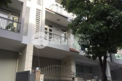 Bán nhà mt đường số 7 kdc him lam kênh tẻ q.7