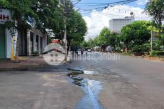 Cần bán mặt tiền nguyễn sơn 9,7819,89thổ cư 100 8 tỷ900triệu lô biệt thự