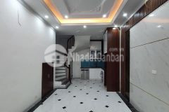 Nhà đẹp ở ngay lô góc gốc đề hai bà trưng, diện tích 40m, 5 tầng giá 3.8 tỷ.