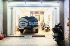 Nhà đẹp ô tô tránh, thang máy kinh doanh vp, mở phòng khám spa giá 13.9 tỷ