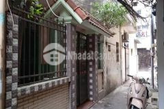 Bán nhà hoàng quốc việt, 72m2 x 4t, thoáng 2 mặt, cách phố 50m, ngõ thông rộng, giá chào 6,6 tỷ.