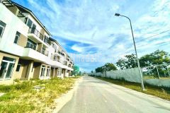 Siêu phẩm hàng hiếm khu c royal park hướng tây view condotel giá 3,x tỷ lh 0346229509