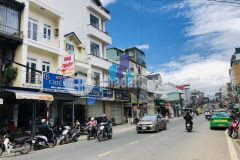 Bán nhà mặt tiền đường la sơn phu tử phường 2 tp. đà lạt. diện tích 47.6mv 4.2511.2 giá bán