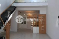 Cần bán nhà mới y moan kinh doanh được