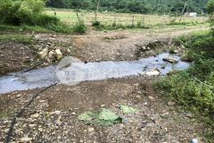 Bán 11800m đất tại lương sơn có suối trong đất giá chỉ 400tr