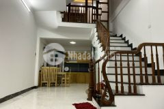 Bán nhà cổ điển, ngõ nông, nhà mơí rất đẹp 45m 2,45 tỷ.