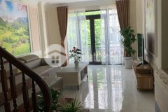 Bán nhà phố hoàng đạo thành, dt 50m2, mt 4.2m, ô tô đỗ cửa, mới đẹp, ở ngay. nhỉnh 5 tỷ.