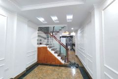 Bán nhà phố dịch vọng 50m2 đẹp lung linh, lô góc, 3 thoáng vĩnh viễn