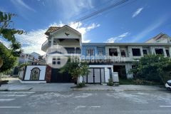 Cc bán nhà 2 tầng đối diện công viên trục đường lớn đại lộ võ nguyên giáp. lh0906085675.