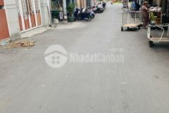 Bán nhà mặt đường núi một, gần vòng xoay ngã 6 giá 4,1 tỷ.