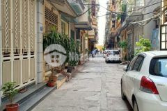 Cần bán nhà quận hoàng mai, 5 tầng, 40m2, ô tô đỗ, kinh doanh.