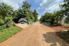 G6.880trieu. bán đất mặt tiền đường nhựa 19 5 đất cao ráo. khu dân cư ổn định..