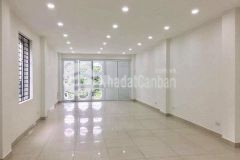 Gia đình di cư cần bán tòa văn phòng mới 100m 6 tầng thang máy sẵn gara oto, view quận ủy cầu giấy, hồ điều hòa, 18 tỷ