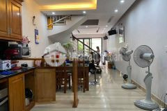 Bán nhà gia thụy 57m2 mt4.5m ô tô vào nhà lô góc 2 mặt thoáng 4.45 tỷ