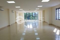 Cho thuê toà nhà văn phòng 9 tầng mặt phố nguyễn ngọc nại.dt 250 m2.giá 9000usd