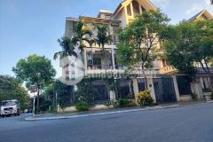 Bán biệt thự đtm việt hưng,lô góc,kinh doanh,dt235m2,mt30m,giá 36 tỷ.0963660234