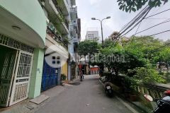 Giật mình bán nhà lô góc, kinh doanh tốt, ngõ ô tô, 59m, mt 4.4m gần phố trần phú, hà đông.