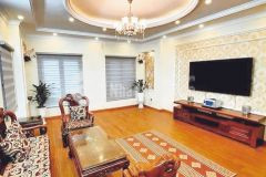 Cạnh hồ 7 mẫu, lô góc 3 thoáng, vài bước ra phố, chỉ 4,3 tỷ.