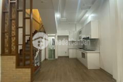 Mình bán nhà hoàng văn thái. nhà mới ở luôn, ngõ thẳng, 20m ra ô tô đỗ. kid tốt. 4 tầng 3,65 tỷ