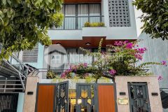 Bán nhà lâm hạ nhỉnh 5 tỷ phân lô vỉa hè ô tô tránh