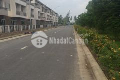 Bán gấp nhà phố shophouse 3 tầng, dt 90m2, trục đường thông 17m.