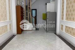 Nhà mới can goc gan pho vĩnh hưng quận hoàng mai 34m 4t 3xtỷ ở ngay