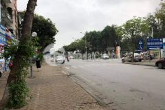 Chính chủ bán nhà mặt phố trường lâm, gần bệnh viện đk đức giang kinh doanh đỉnh.