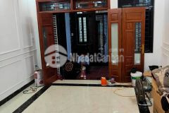 Cần bán gấp hơn 2 tỷ nhà mới hđ 5t x 42m cách phố 15m.