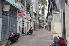 Bán nhà trần quang diệu, quận3, dt 4.3 x 16, hẻm xe hơi vô nhà, giá rẻ