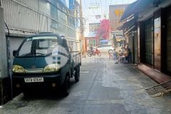 Gần ngay bigc, hxh tô hiến thành, q10, ngang 5m, 4 tầng, giá 11 tỷ