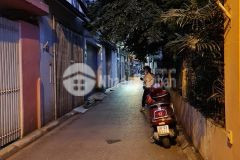 Cần bán nhà ngọc thuỵ 32 m2 nhà xây 5 tầng giá chỉ 2.3 tỷ