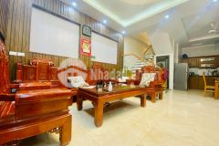 Cần bán gấp nhà phố lĩnh nam, dân tự xây chắc chắn, ba bước ra phố, 49m2, 3.2 tỷ