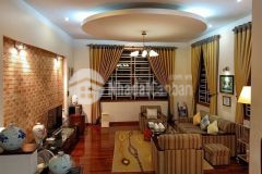 Kinh doanh, oto, biệt thự đẹp ở ngay hoàng quốc việt, dt 90m x 5t, mt 8m, 14 tỷ hơn.