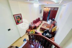 Hạ chào 400 triệu giá chào mới 3.2 tỷ ô tô đỗ cửa 20 mét ra phố