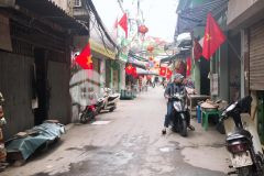 Cần bán vội mảnh đất 65m, mt 4m, ô tô đỗ cửa, kinh doanh sầm uất, ngõ thông, chỉ hơn 80trm