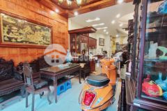 Lâm du long biên siêu phẩm nhà độc đẹp ở ngay ô tô 50m2 mt4m chỉ hơn 5 tỷ.