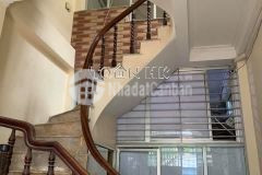 Cần bán gấp nhà ô tô, lô góc, trần thái tông, cầu giấy, 5 tầng, giá 4.6 tỷ