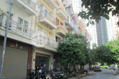 Tôi bán nhà liền kề 6 làng việt kiều châu âu gần hồ 68m2x5t chỉ 7.777 tỷ. lh 0989.62.6116