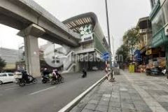 Cực hiếm, nhà mặt phố quang trung,vỉa hè cực rộng,kinh doanh sầm uất,4 tầng,46m.7 tỷ 0978996965.