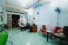 Nhà mặt tiền 2 tầng kinh doanh tốt giá chỉ 12 tỷ.