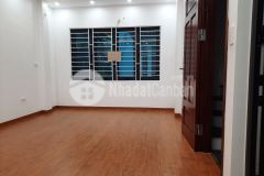 Nhà đẹp ở ngay, rộng, ô tô đỗ gần, cạnh trung tâm thương mại royall 3.7 tỷ,mt 4,3m