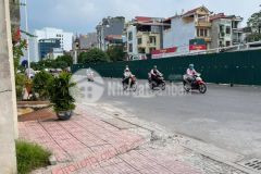 Bán nhà phố hồng tiến, lô góc, nhà đang hoàn thiện, gar a ô tô, ngõ thông, kinh doanh tốt, 42 m2