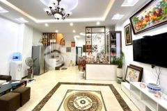 Bán gấp nhà giải phóng, ô tô, nội thất nhập khẩu, 40m 5 tầng mặt tiền 5m 3.3 tỷ