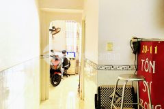 Nhà giá rẻ gò vấp, có sân vườn, giảm 300 triêu