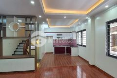 Bán nhà ngã tư sở, nhà đẹp, mặt ngõ, trước nhà 4m, dt 45m, mt 6m, giá 4.95 tỷ. 0973417889