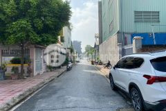 Nhà 2,5 tầng kinh doanh cực tốt giá cực rẻ