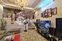 Bán nhà gần mipiec tây sơn đống đa 25m2 ra mặt phố, giá 6.22 tỷ.