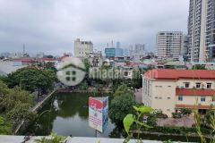 View mặt hồ duy nhất ô tô đỗ kinh doanh đỉnh